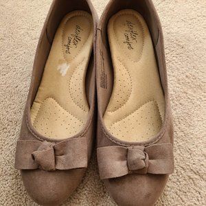 Dexflex Comfort Tan Ballet Flats size 9.5W
